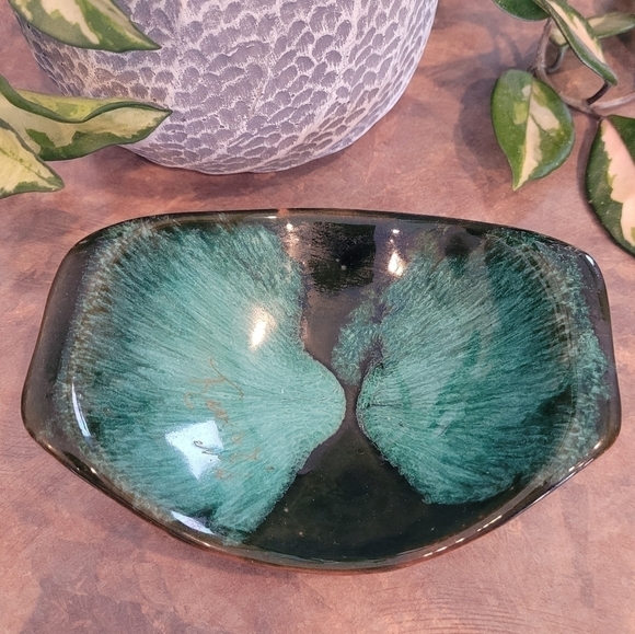 MCMASTER CANADA Small Pottery Dish, Canadian - Picture 3 of 11